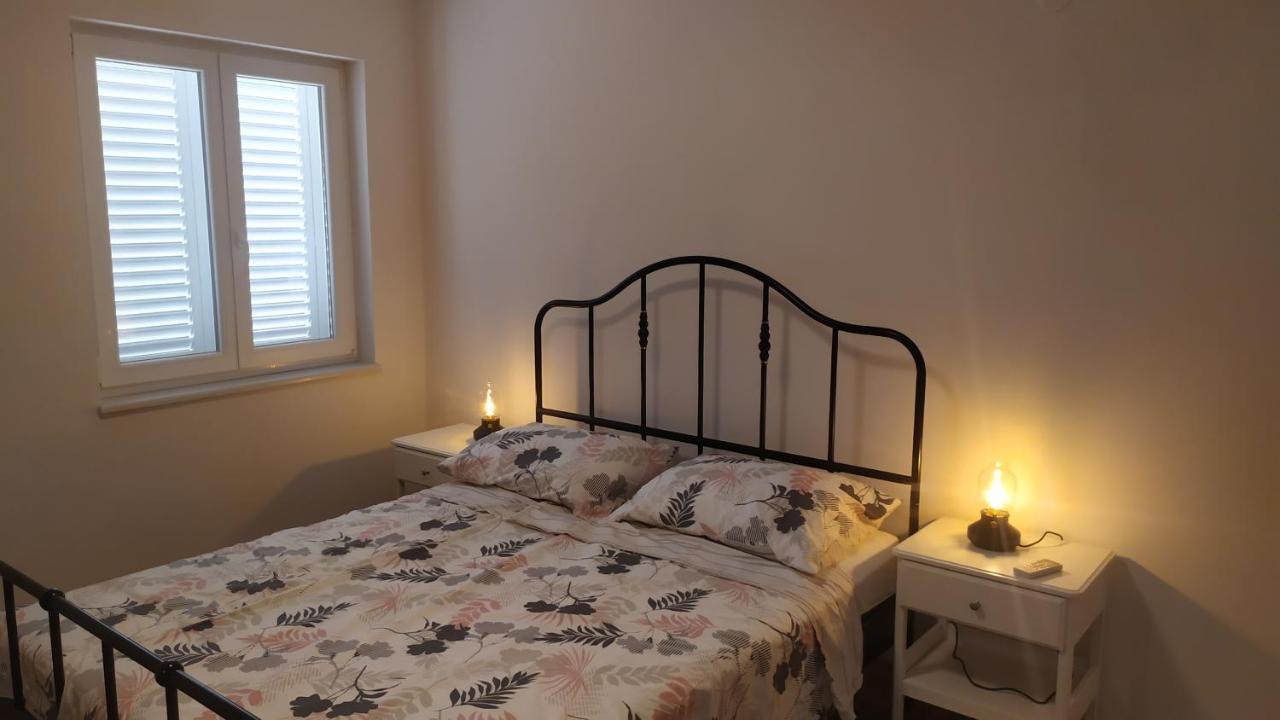 Apartment Ive Krk Town Esterno foto
